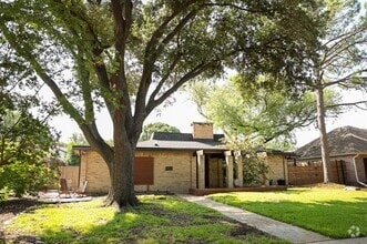 Building Photo - 2937 Forest Hills Ln