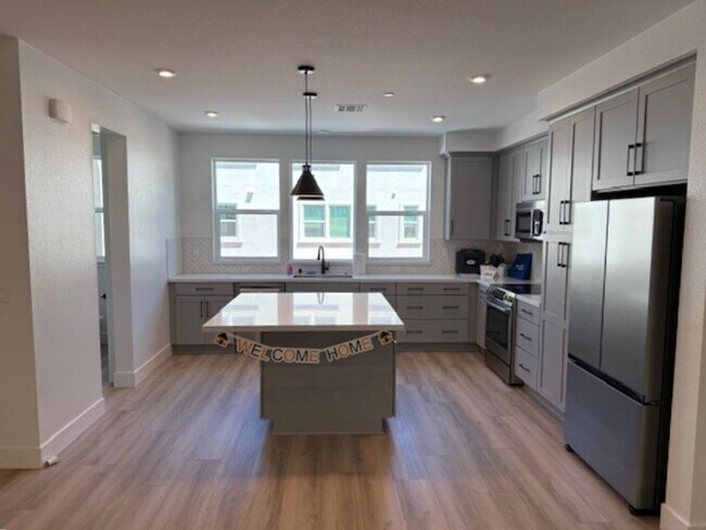 Foto del edificio - Brand New Townhome in Moonstone Community ...
