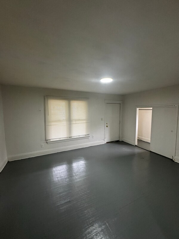 Foto del edificio - 645 Woodland Ave