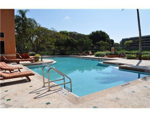 Foto del edificio - 1725 Palm Cove Blvd