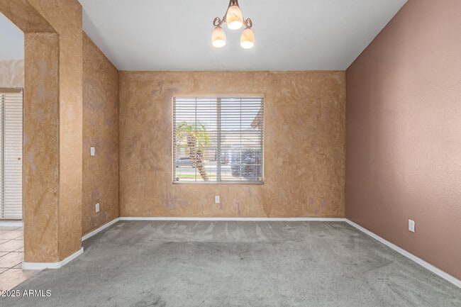 Building Photo - 1642 E Desert Ln