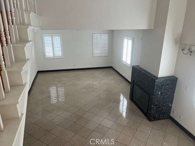 Foto del edificio - 325 E Duarte Rd