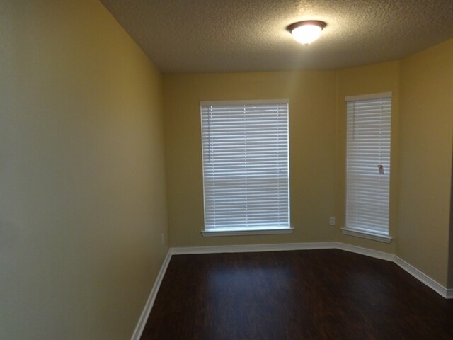 Building Photo - 2424 Shelby Creek Rd W