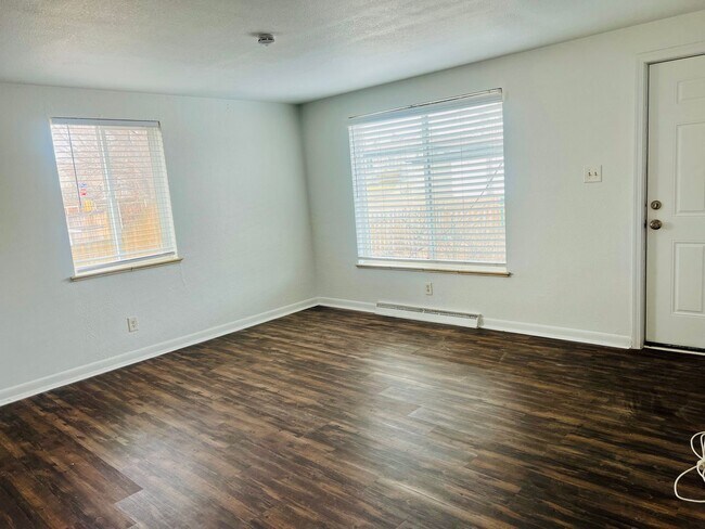 Building Photo - 16th7130