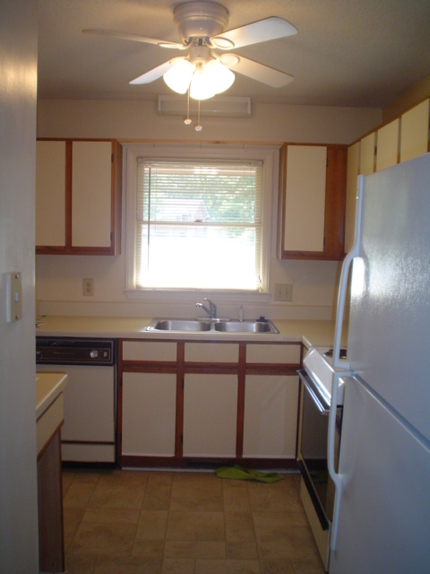 Building Photo - West Raleigh Duplex!