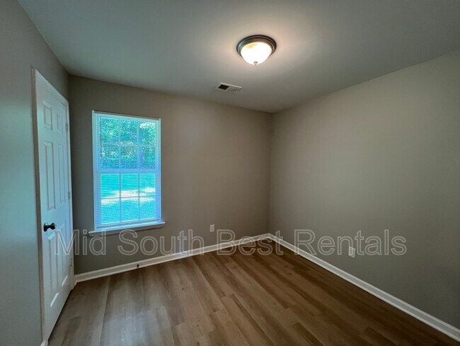 Building Photo - 3964 Dearborn St