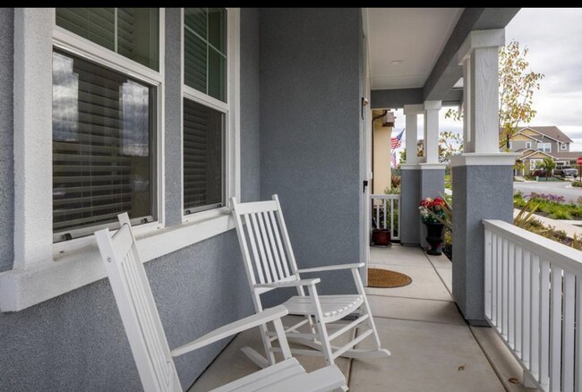 Foto del edificio - Wonderful Two Story 3 Bedroom Home Located in East Garrison