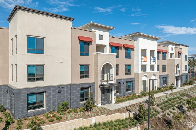 Building Photo - North Grove