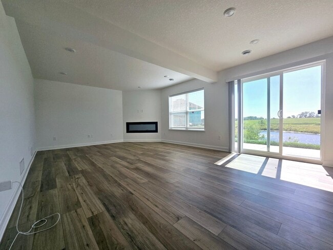 Foto del edificio - 1103 Middlefield Rd