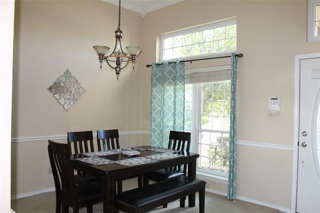 Foto del edificio - 518 Raton Pass