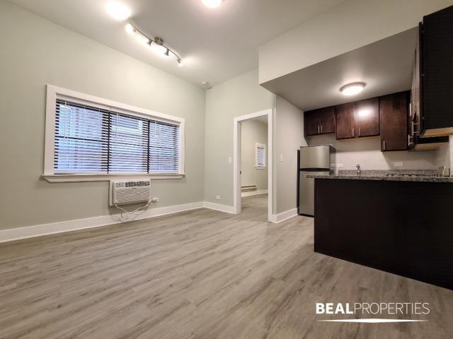 Foto principal - 1 bedroom in CHICAGO IL 60610