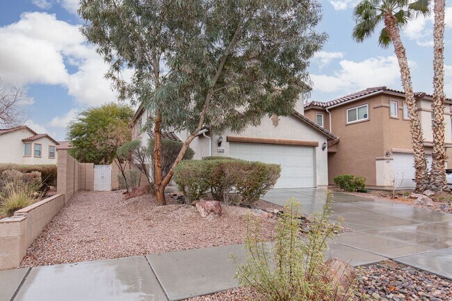 Building Photo - Over 2000 sq ft NE valley home