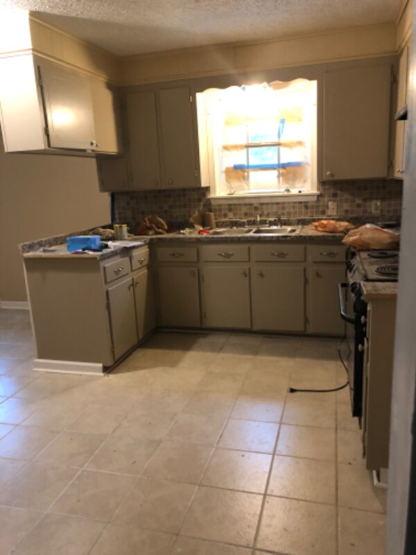 Building Photo - 1733 Theron Dr