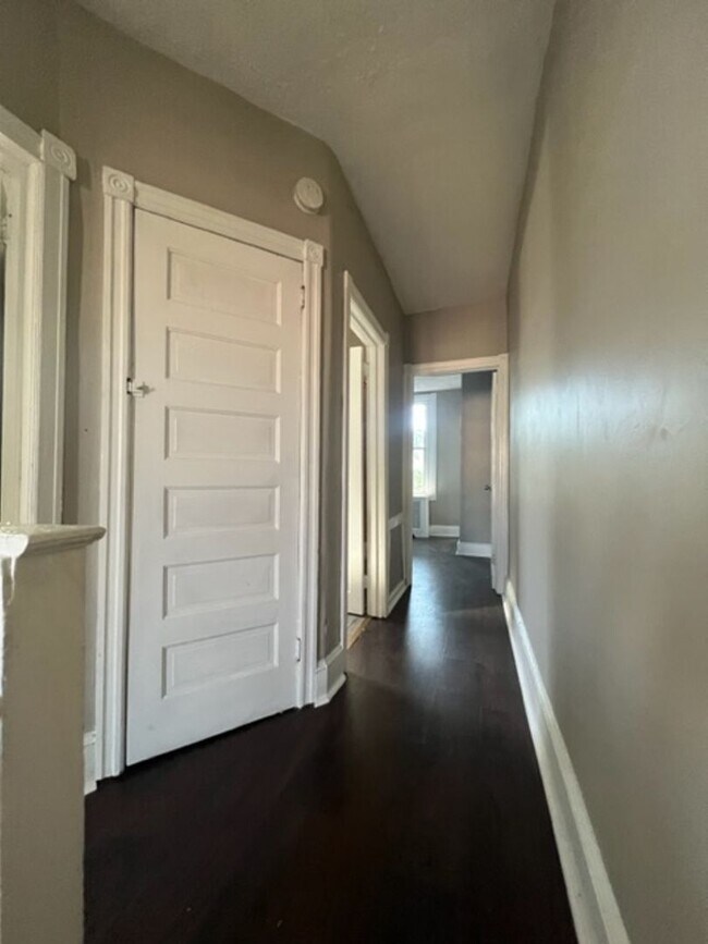 Building Photo - BEAUTIFUL 3 BD 1.5 BATH HOUSE NOW READY TO...