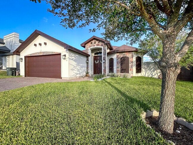Building Photo - 219 Desert Palm Dr
