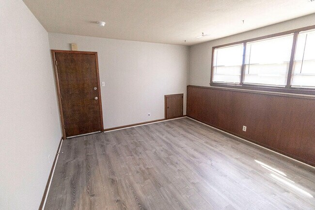 Foto del edificio - 1804 Sylvan Ln