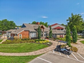 Building Photo - Arbors of Anderson