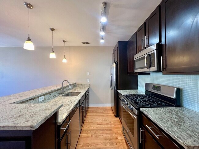 Foto del edificio - 1353 Adams St NE