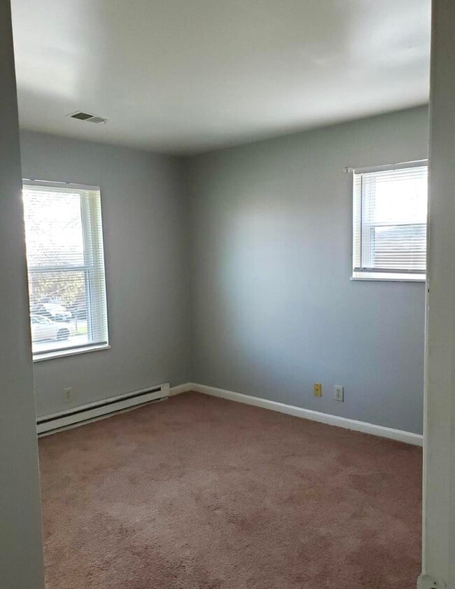 Building Photo - 3760 Red River Dr