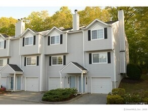 Building Photo - 310 Boston Post Rd