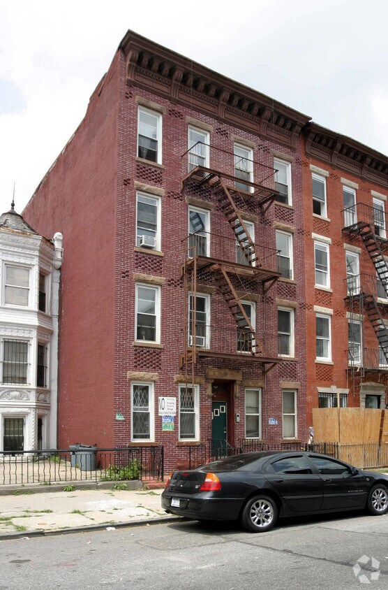 Foto principal - 937 Jefferson Ave