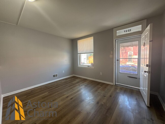 Foto del edificio - Updated 2 Bedroom Home with Modern Kitchen