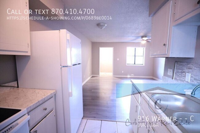 Foto del edificio - First month move in special $400!! Newly r...