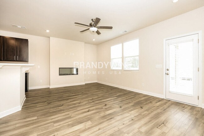 Building Photo - 4515 Hoboken Wy