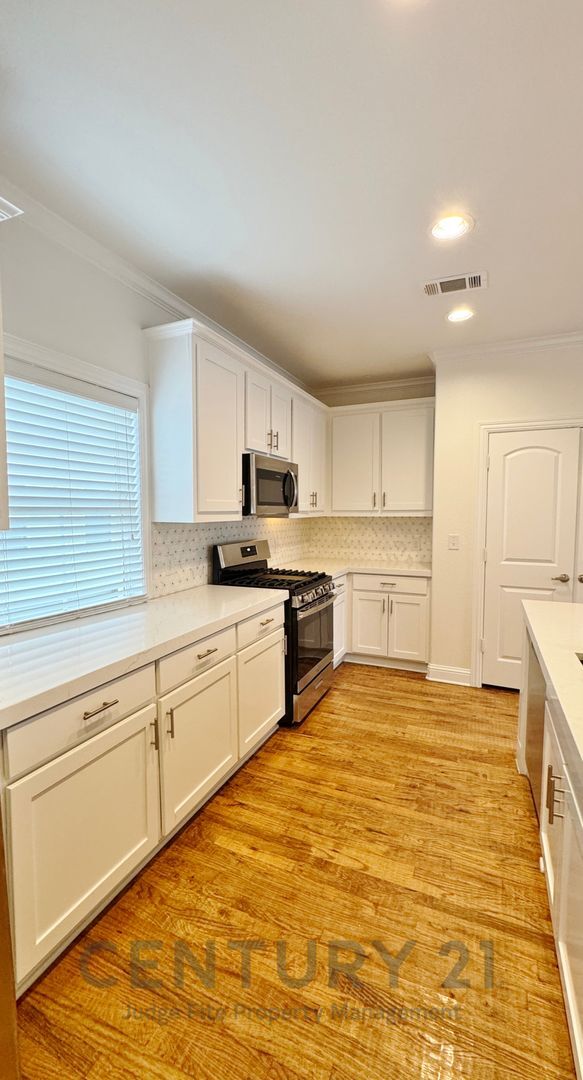 Building Photo - 4133 Hyer St