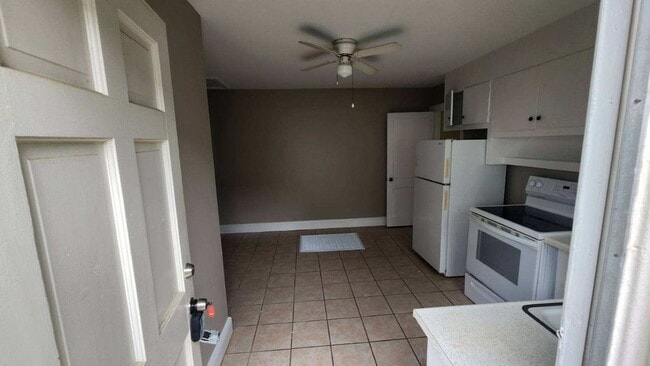 Building Photo - 115 Keowee Ave