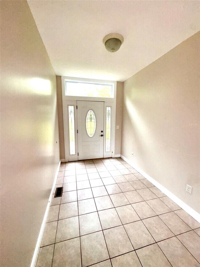 Building Photo - 955 NY-52