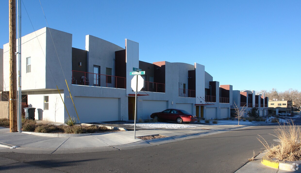 Foto principal - 3900-3936 Silver Ave SE