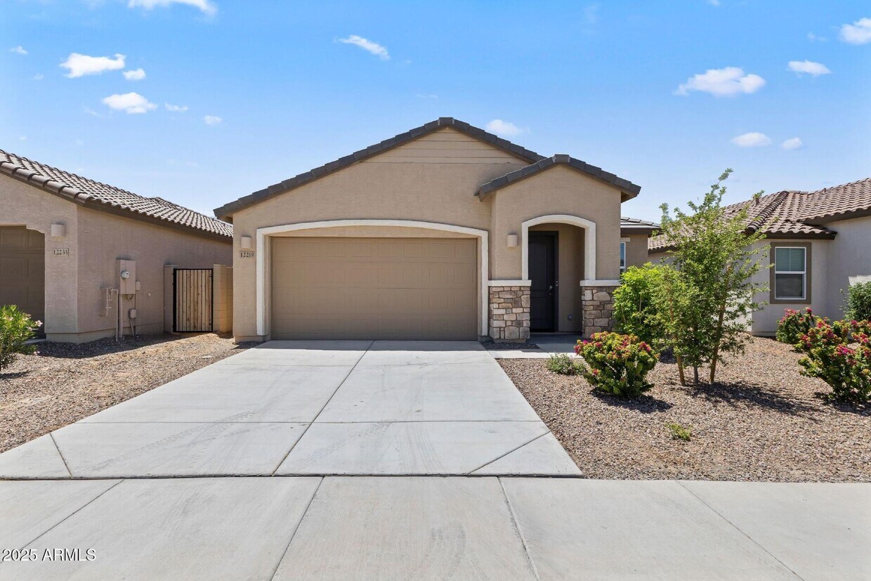 Primary Photo - 12219 E Wallflower Ln