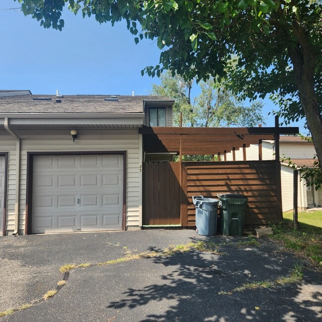 Building Photo - 45 Highpoint Dr