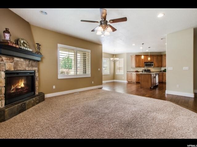 Building Photo - Beautiful 4 Bd 2.5 Bath Home in Sandy