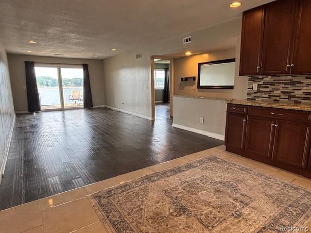 Building Photo - 1924 Klingensmith Rd