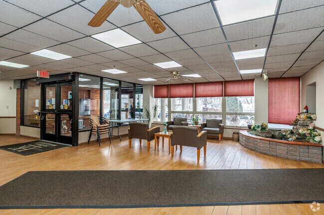 Lobby Photo - Steinhorst Square Apartments