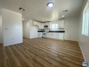 Building Photo - 1225 C.N.Perry Ave