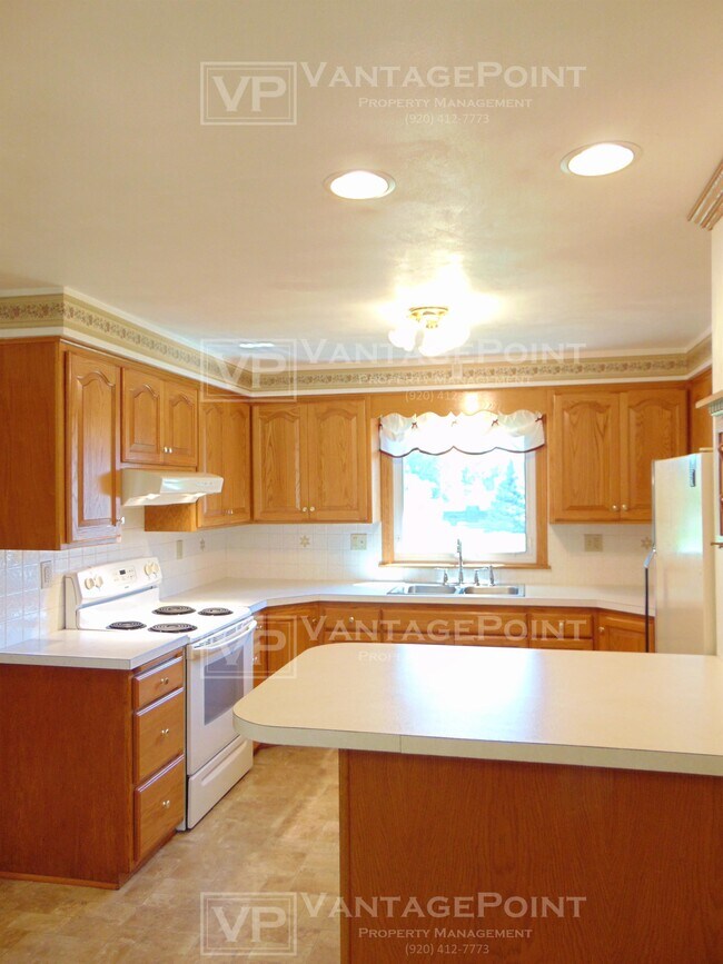 Building Photo - 4908 N Lynndale Dr