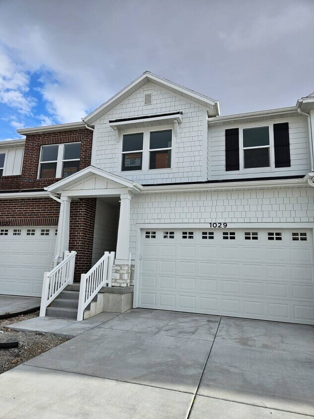 1029 W Coral Charm Wy, Saratoga Springs, UT 84045 Townhome Rentals in