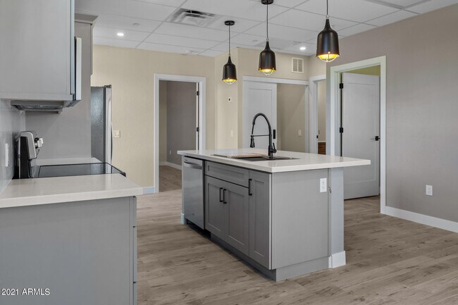 Building Photo - 7202 E Carefree Dr