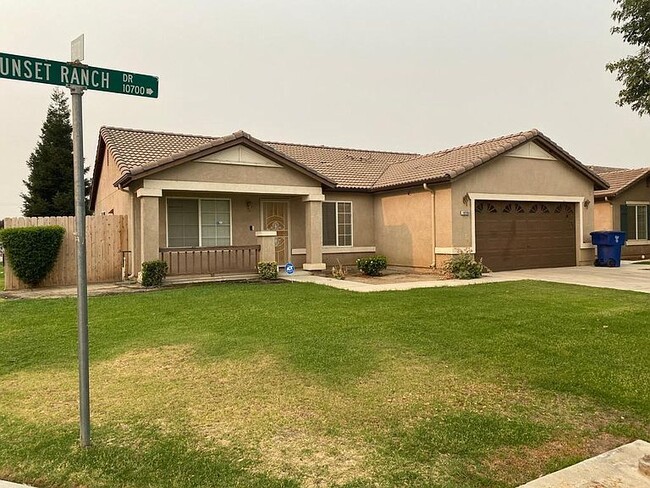 Building Photo - 10703 Sunset Ranch Dr, Bakersfield, CA 93311