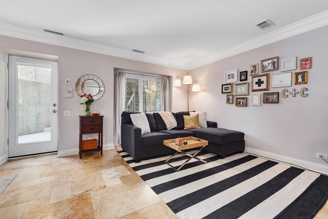 Foto del edificio - 1667 N Bissell St