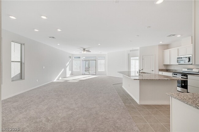 Building Photo - 677 Soaring Wings Ave