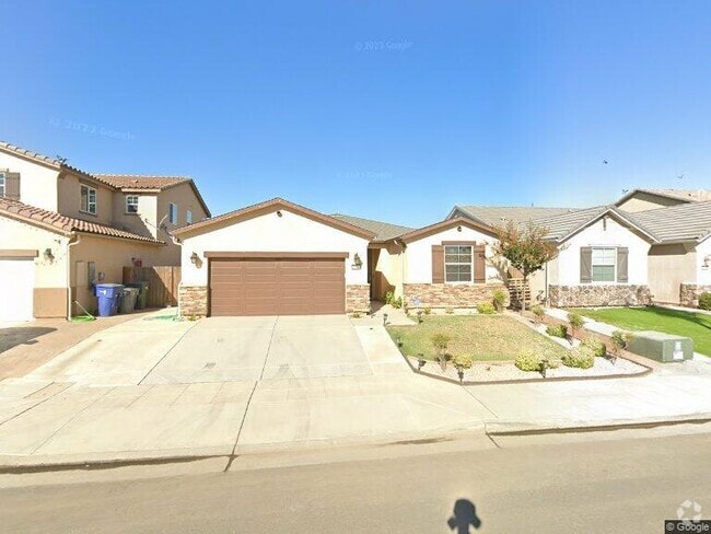 7093 N La Paz Ave