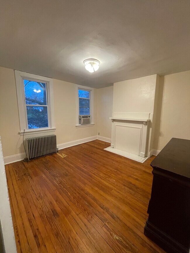 Building Photo - 2450 Starkamp St