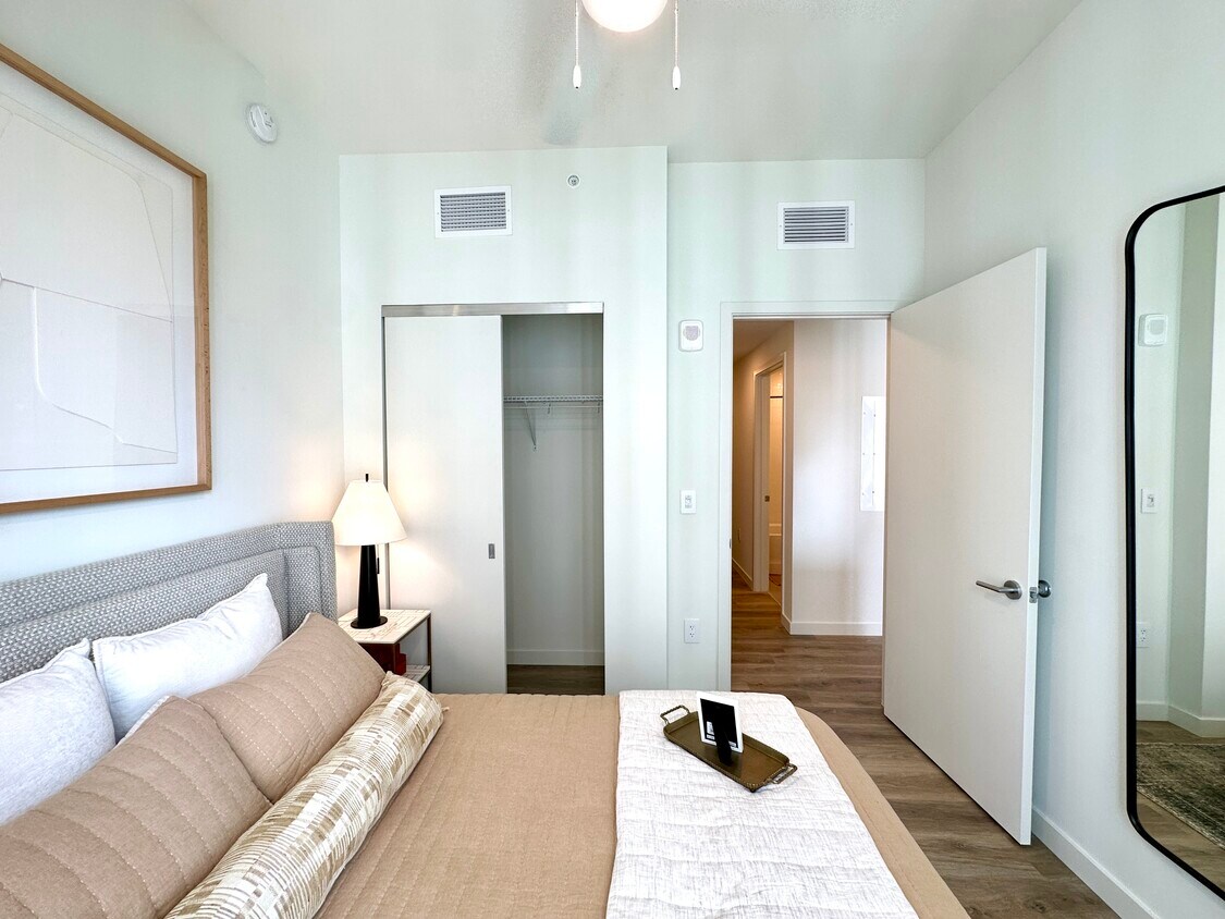 Foto principal - 244 NW 31st St