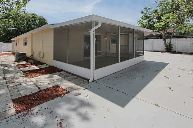Building Photo - 6401 Bali Ct