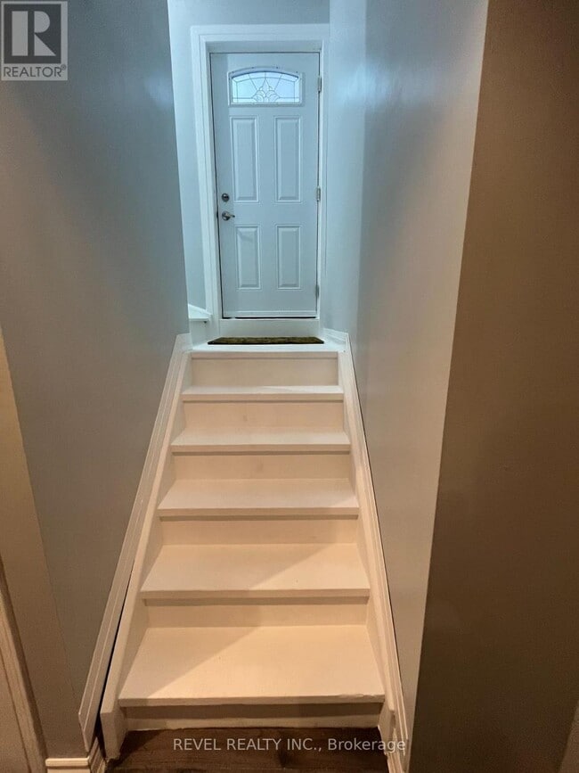 Building Photo - 194 Willowbrook Dr