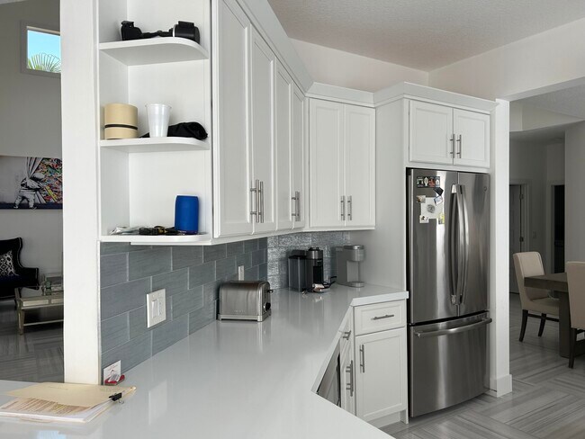 Foto del edificio - 2404 NW 67th St